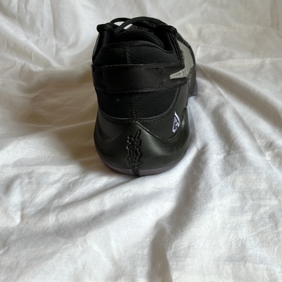 Giannis Antetokounmpo Nike Zoom Freak 2 "Dusty Amethyst" - Picture 6 of 8